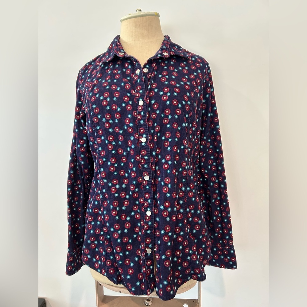Cabelas Shirt Womens Med. Blue Corduroy look Pearl Snap, Star Flower Long Sleeve